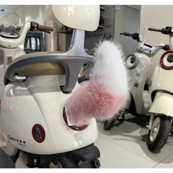 cn-11134207-820l4-mprb7tgxvifhf5.webp Random Self Adhesive Furry Car Tail